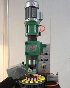 怎樣安全地操作氣液增壓鉚接機(jī)？