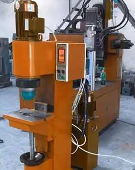 鉚接機(jī)廠家有哪些規(guī)格型號？